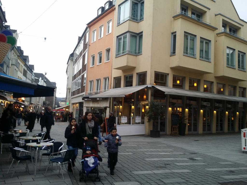 Altstadt Apartment Charly Dusseldorf Exterior photo